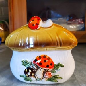 COPY - MUSHROOM NAPKIN HOLDER